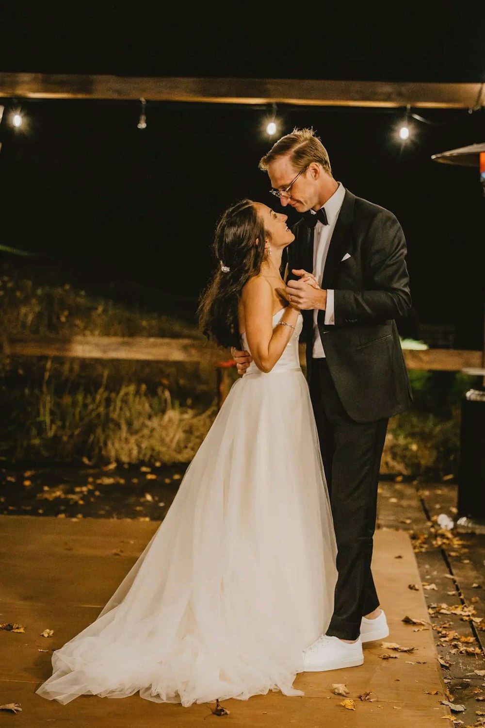 16 outdoor patio first dance at Reading Farms Estate RW